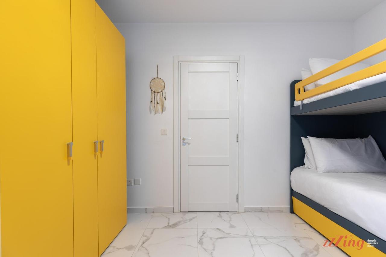 A Stunning Apartment With Spectacular Sea Views 세인트폴스베이 외부 사진