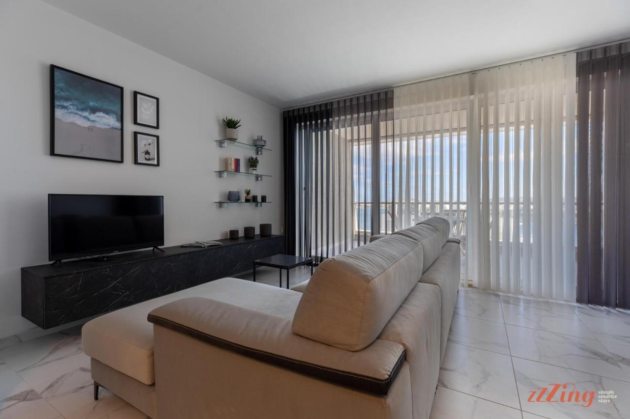 A Stunning Apartment With Spectacular Sea Views 세인트폴스베이 외부 사진