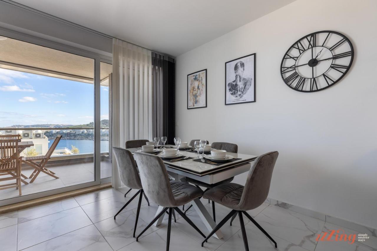 A Stunning Apartment With Spectacular Sea Views 세인트폴스베이 외부 사진